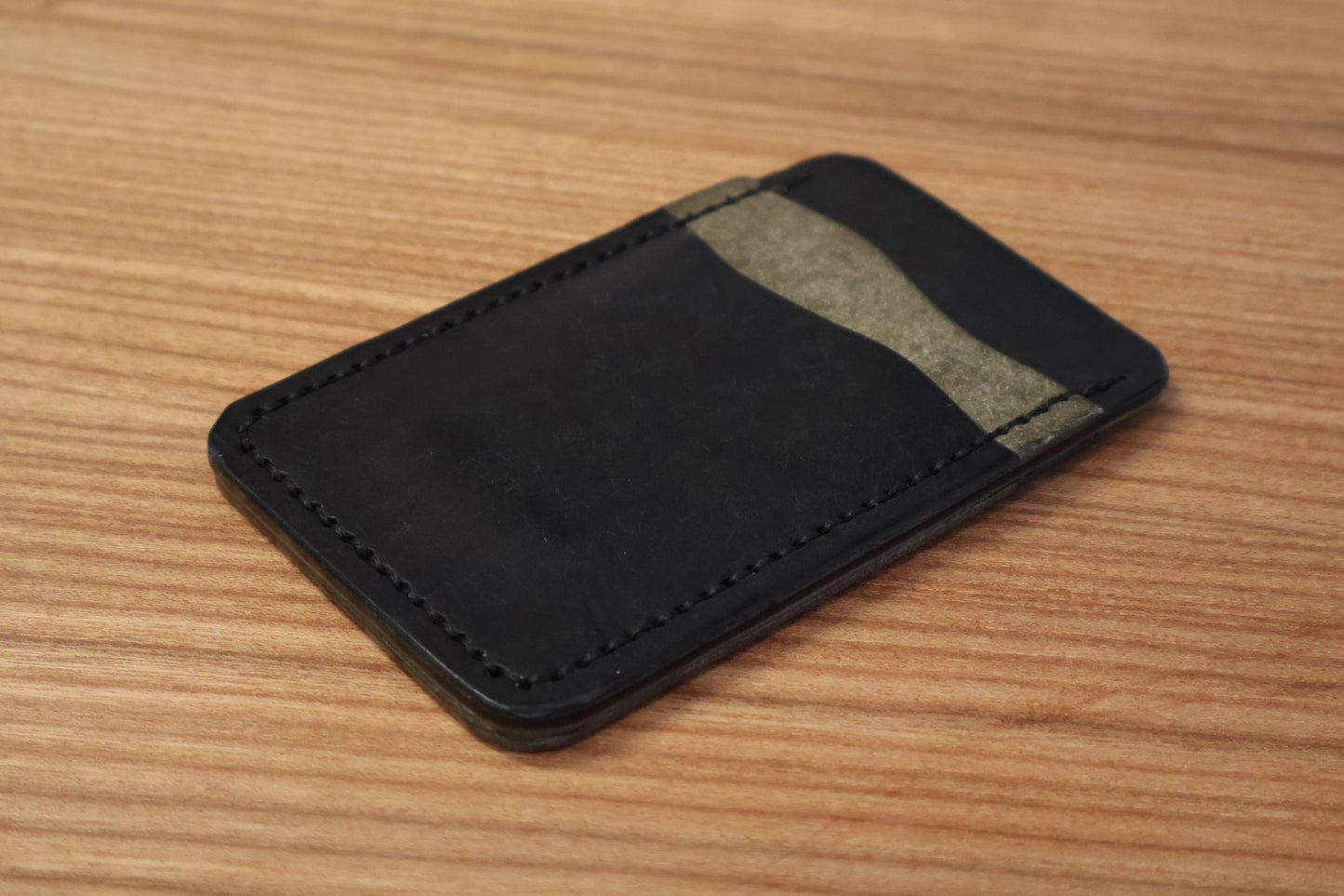 The Breeze Vertical Cardholer