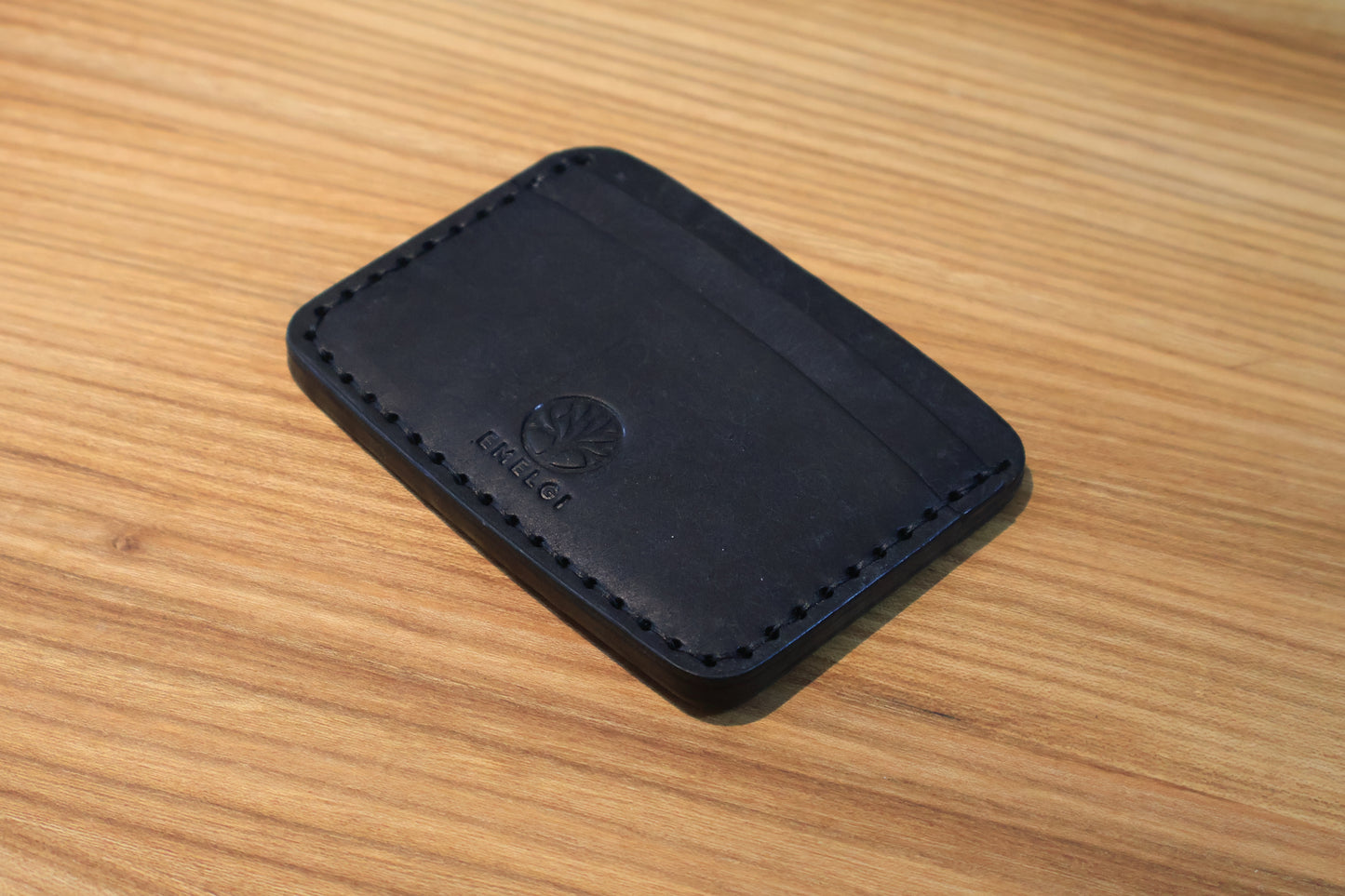 The Pebble Cardholder