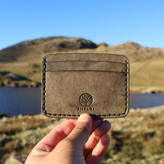 The Pebble Cardholder